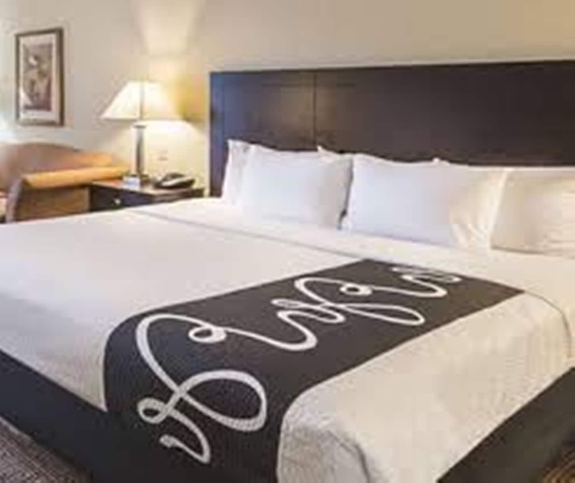 מלון La Quinta By Wyndham וואקסהאצ'י מראה חיצוני תמונה