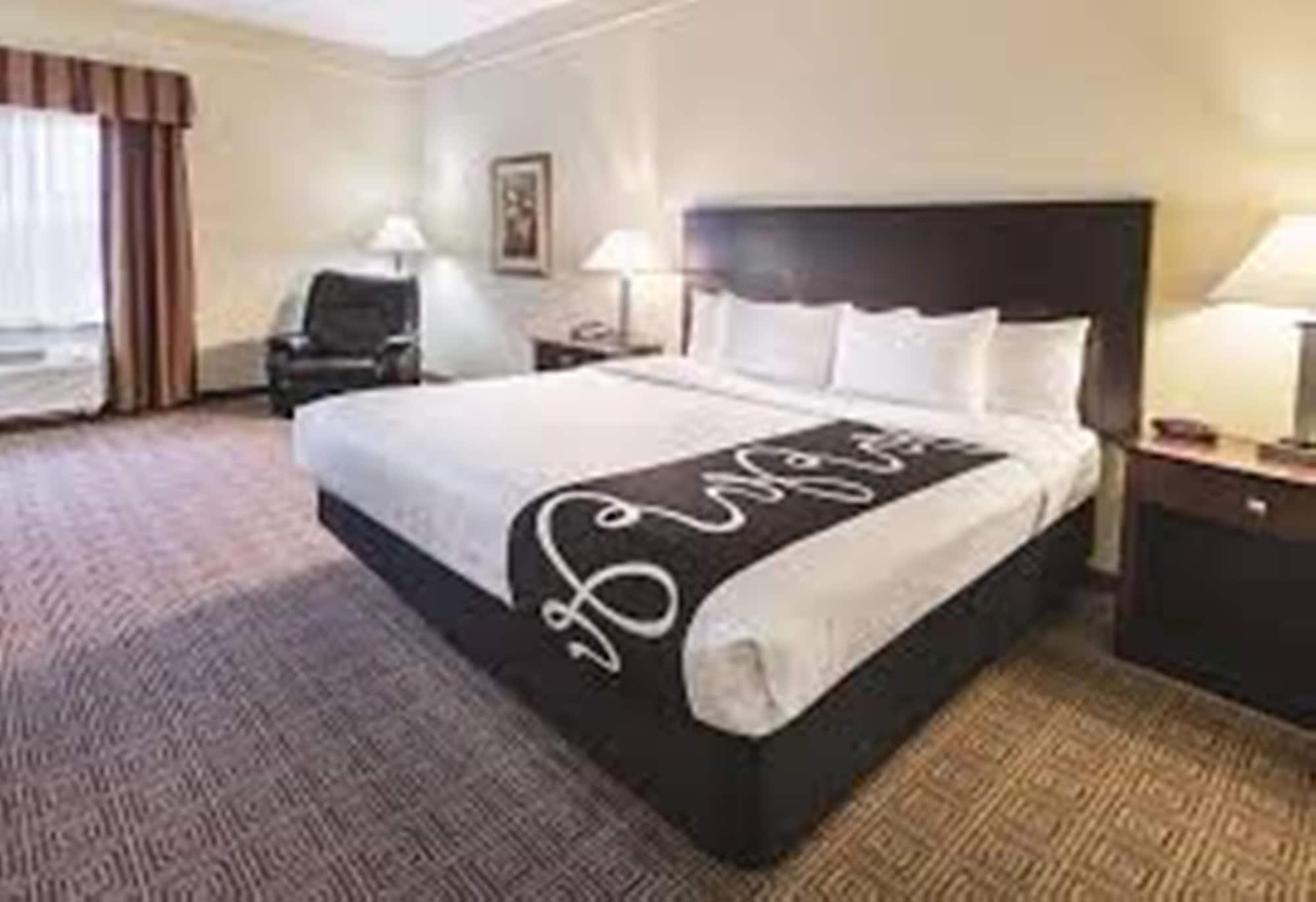 מלון La Quinta By Wyndham וואקסהאצ'י מראה חיצוני תמונה