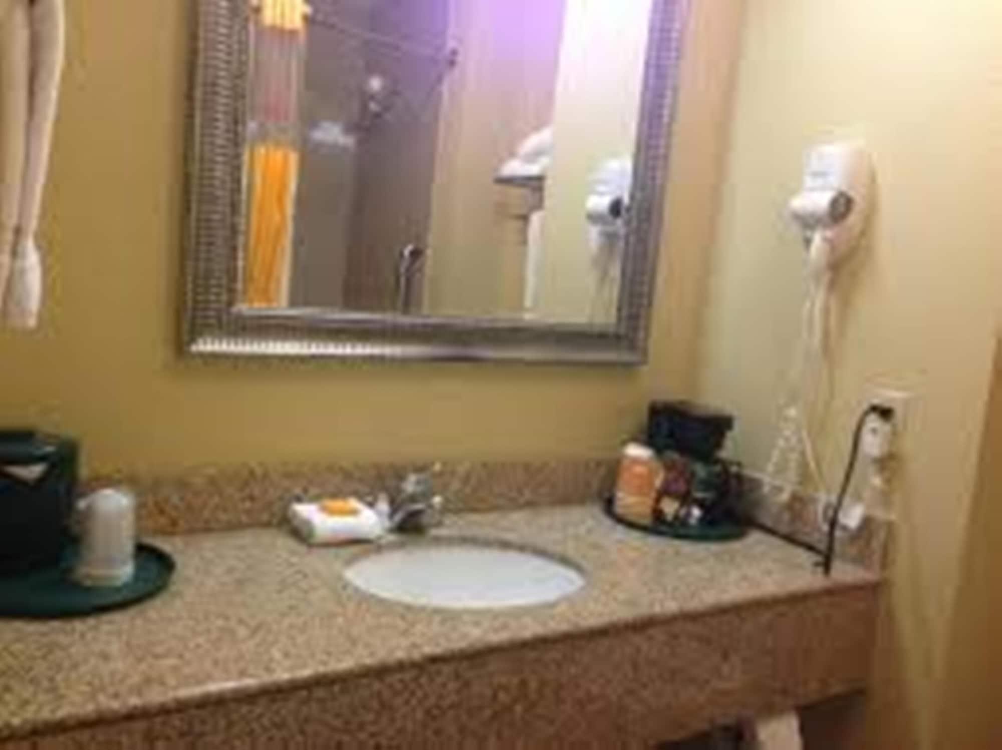 מלון La Quinta By Wyndham וואקסהאצ'י מראה חיצוני תמונה