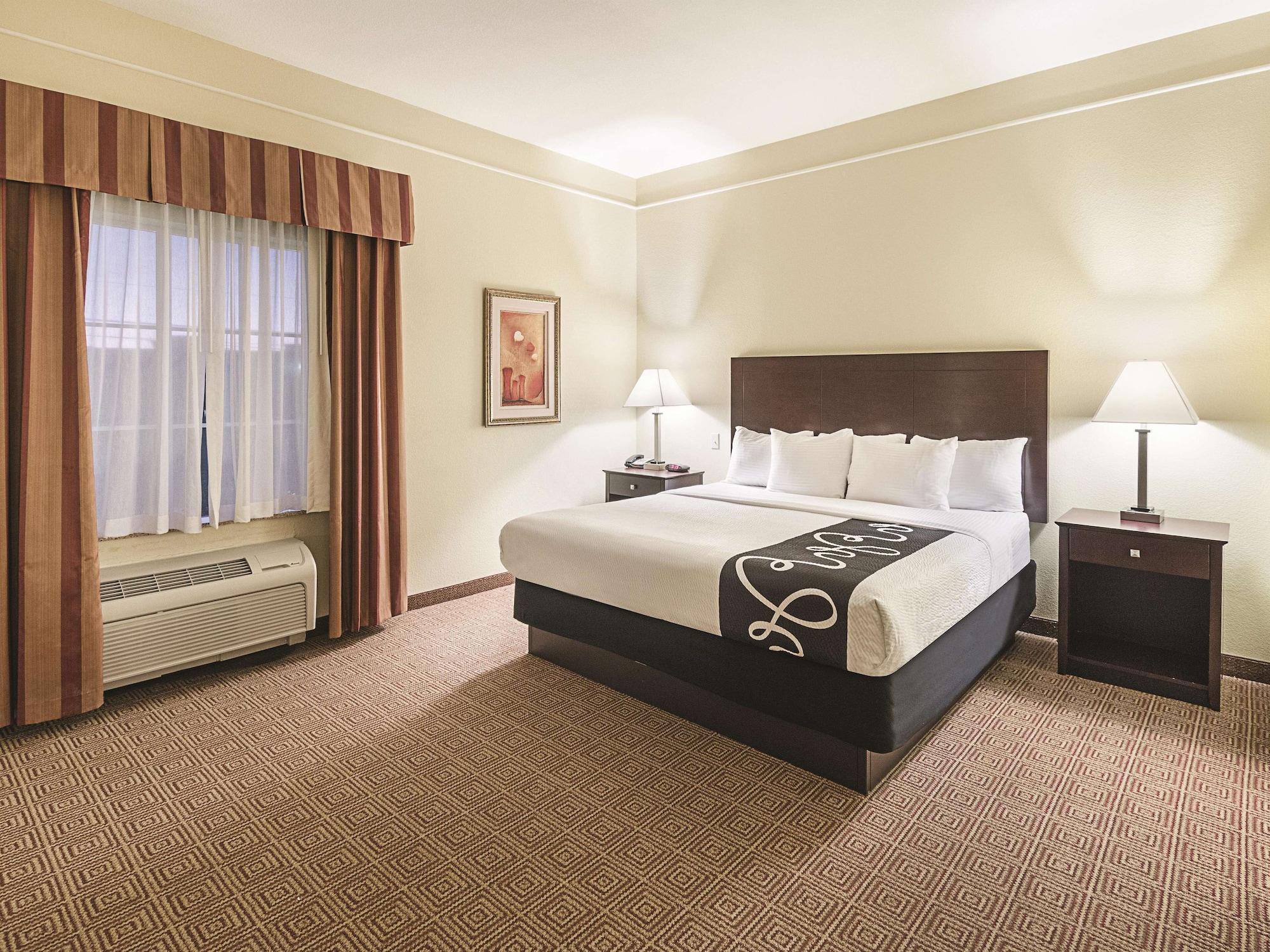 מלון La Quinta By Wyndham וואקסהאצ'י מראה חיצוני תמונה