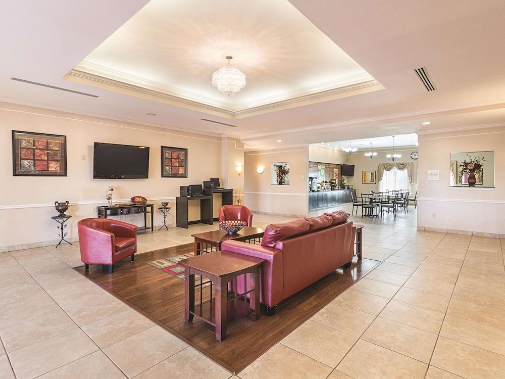 מלון La Quinta By Wyndham וואקסהאצ'י מראה חיצוני תמונה