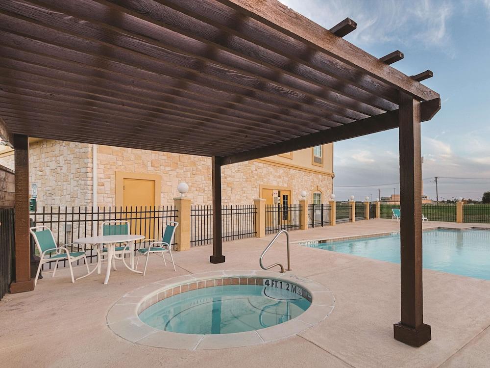 מלון La Quinta By Wyndham וואקסהאצ'י מראה חיצוני תמונה