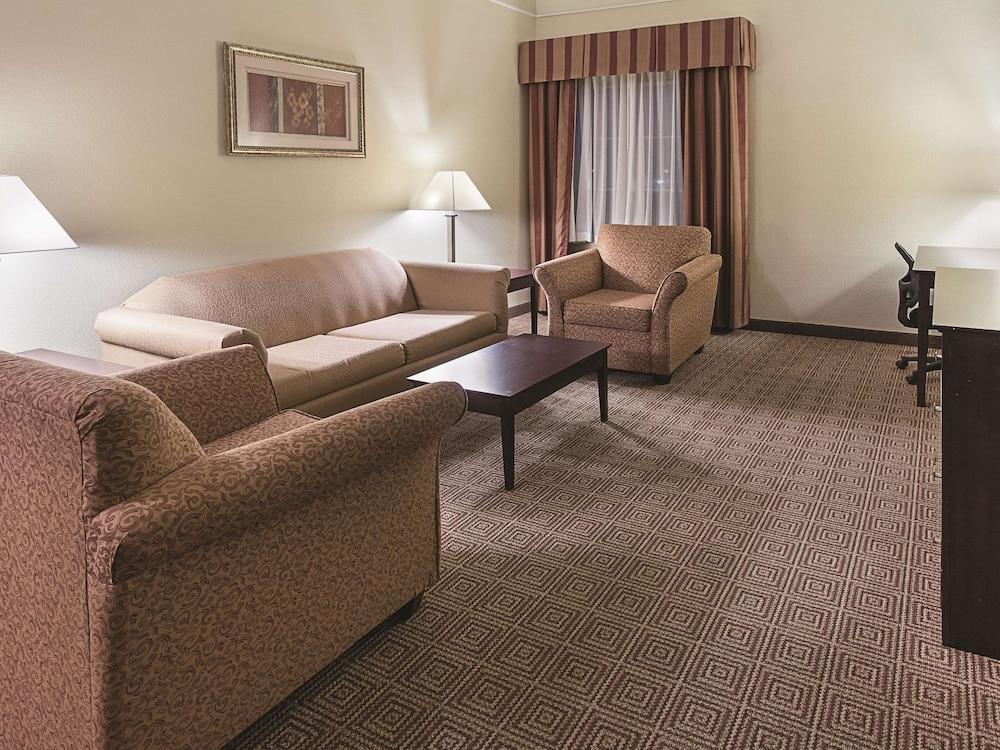 מלון La Quinta By Wyndham וואקסהאצ'י מראה חיצוני תמונה